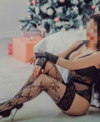 Встречи со мной - это настоящий коктейль страсти и наслаждения! 💋
Я живу в Москве, где тебе будут доступны все мои незабываемые услуги. В моем репертуаре - широкий выбор развлечений, от классического эскорта до острых фантазий. Ты можешь рассчитывать на профессиональный массаж, виртуозные игры с ролевыми костюмами и многое другое. 😉
Мои фото говорят сами за себя - я стильная и сексуальная, с привлекательными формами, которые притягивают взгляды мужчин. Но помимо внешней привлекательности, я обладаю искренней добротой и интеллектом, что делает наши встречи по-настоящему запоминающимися. 💫
Многочисленные отзывы о моих услугах свидетельствуют о высочайшем уровне моего сервиса и способности доставить тебе незабываемое удовольствие. Все встречи со мной - чисто конфиденциальны и предлагаются только состоятельным и заботливым джентльменам.
Не упускай возможность окунуться в мир наслаждения и удовольствия вместе со мной. Жду твоего звоночка для устройства качественного отдыха и релаксации. 📞💕 Кармен